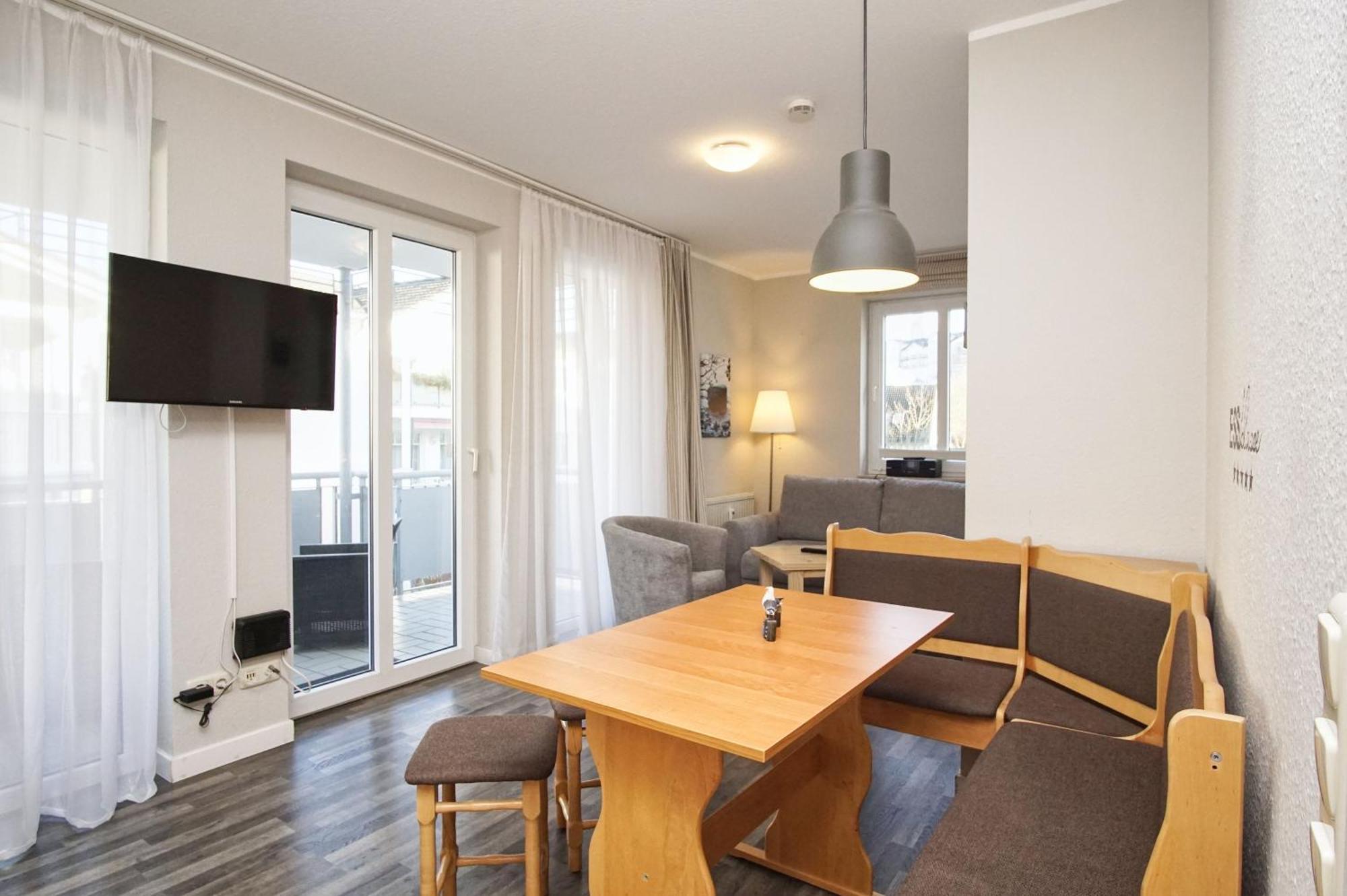 Zentrale Fewo Mit Balkon, Gratis Nutzung Vom Ahoi Erlebnisbad Und Sauna In Sellin - Villa Buskam Fewo 27 Goehren  Dış mekan fotoğraf